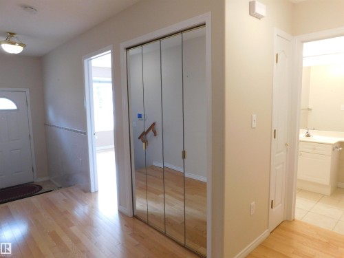 103 Falconer Court Nw, Edmonton, AB - Indoor