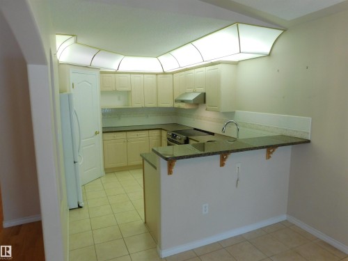 103 Falconer Court Nw, Edmonton, AB - Indoor