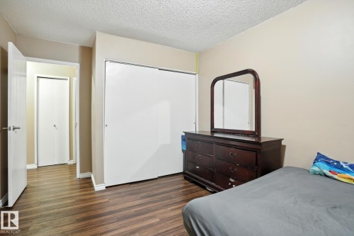201 11046 130 Street, Edmonton, AB - Indoor Photo Showing Bedroom