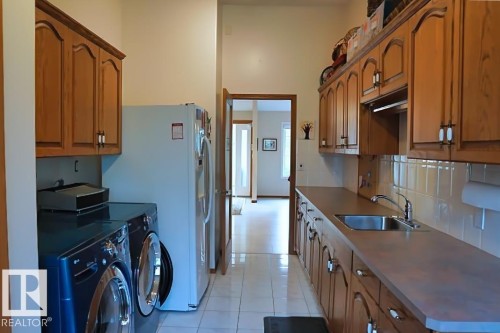 150 West Railway Street, Edmonton, AB - Indoor Photo Showing Laundry Room