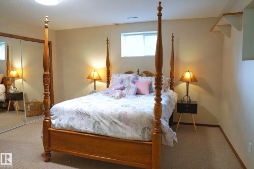 150 West Railway Street, Edmonton, AB - Indoor Photo Showing Bedroom
