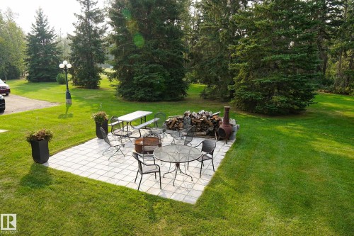 150 West Railway Street, Edmonton, AB - Outdoor With Backyard