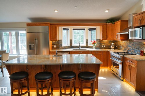 150 West Railway Street, Edmonton, AB - Indoor Photo Showing Kitchen