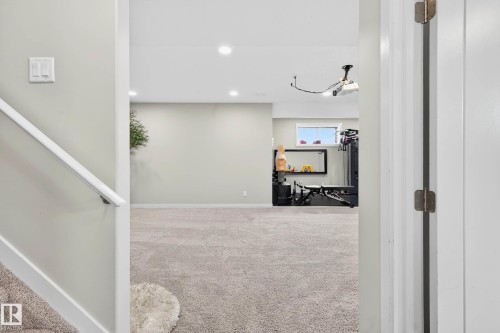 5915 19 Avenue, Edmonton, AB - Indoor Photo Showing Other Room