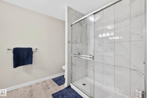 5915 19 Avenue, Edmonton, AB - Indoor Photo Showing Bathroom