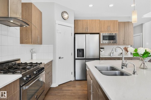5915 19 Avenue, Edmonton, AB - Indoor Photo Showing Kitchen With Double Sink With Upgraded Kitchen