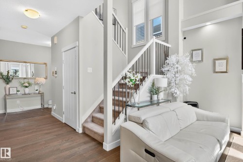 5915 19 Avenue, Edmonton, AB - Indoor Photo Showing Other Room