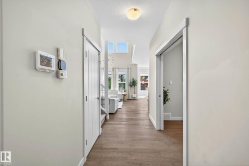 5915 19 Avenue, Edmonton, AB - Indoor Photo Showing Other Room