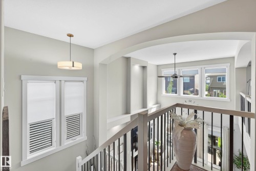 5915 19 Avenue, Edmonton, AB - Indoor Photo Showing Other Room