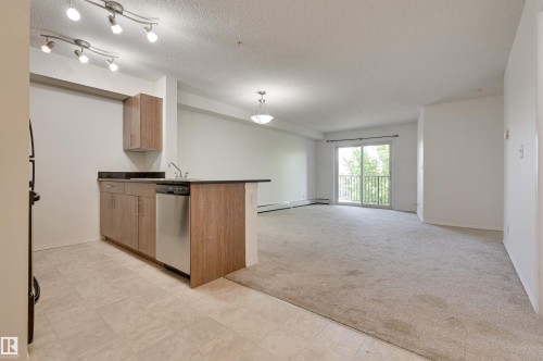 303 530 Watt Boulevard, Edmonton, AB - Indoor Photo Showing Kitchen