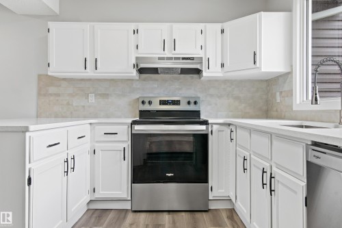 12 3115 119 Street, Edmonton, AB - Indoor Photo Showing Kitchen With Stainless Steel Kitchen With Upgraded Kitchen