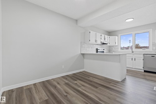 12 3115 119 Street, Edmonton, AB - Indoor Photo Showing Kitchen