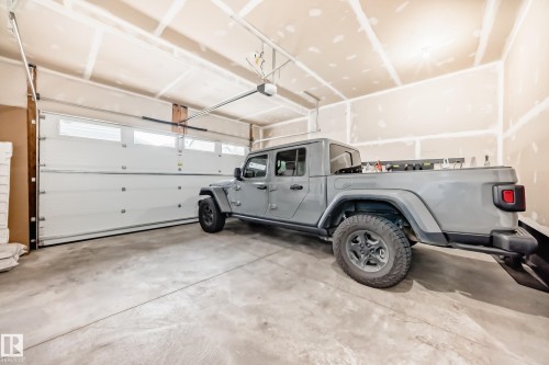 14 Edgefield Way, St. Albert, AB - Indoor Photo Showing Garage