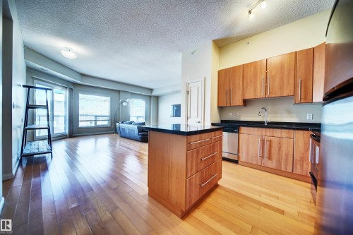 1206 9819 104 Street, Edmonton, AB - Indoor Photo Showing Kitchen