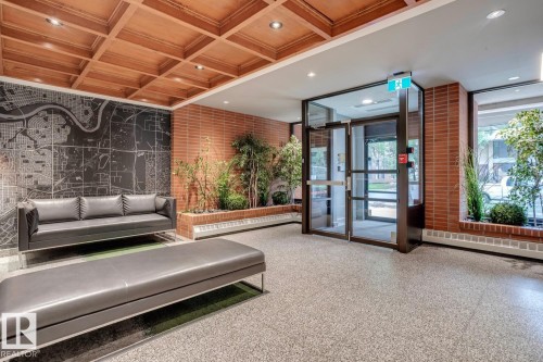1702 9916 113 Street, Edmonton, AB - Indoor Photo Showing Other Room