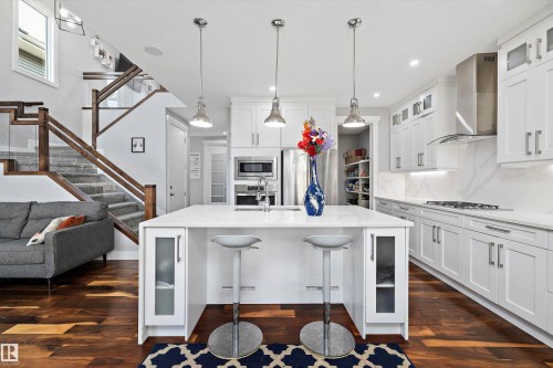 3380 Chickadee Drive, Edmonton, AB - Indoor Photo Showing Kitchen With Upgraded Kitchen