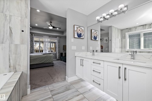 3380 Chickadee Drive, Edmonton, AB - Indoor Photo Showing Bathroom