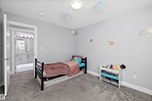 3380 Chickadee Drive, Edmonton, AB - Indoor Photo Showing Bedroom