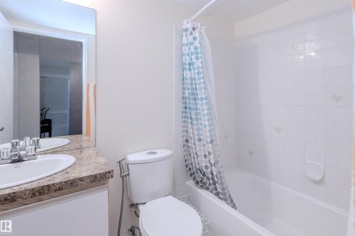 305 5005 31 Avenue, Edmonton, AB - Indoor Photo Showing Bathroom