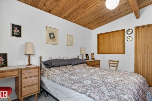 9937 82 Street, Edmonton, AB - Indoor Photo Showing Bedroom