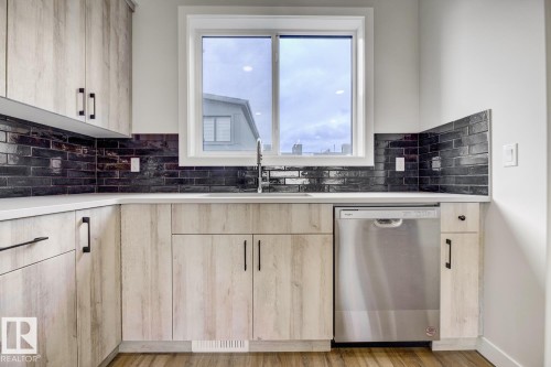 8063 Cedric Mah Road, Edmonton, AB - Indoor Photo Showing Kitchen