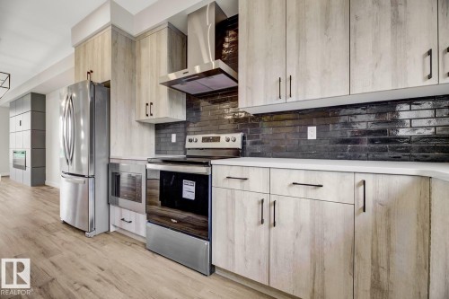 8063 Cedric Mah Road, Edmonton, AB - Indoor Photo Showing Kitchen