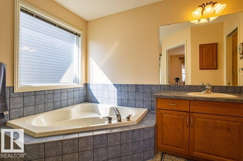 1119 114 Street, Edmonton, AB - Indoor Photo Showing Bathroom