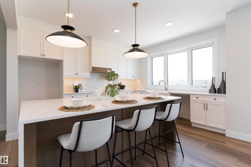 26 7121 May Crescent, Edmonton, AB - Indoor