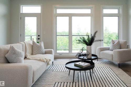 26 7121 May Crescent, Edmonton, AB - Indoor Photo Showing Living Room