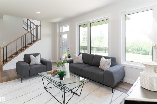 26 7121 May Crescent, Edmonton, AB - Indoor Photo Showing Living Room