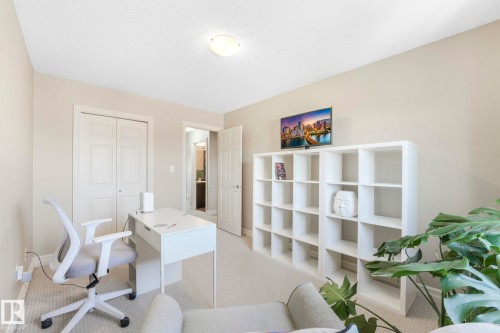 Carpeted office with a textured ceiling - 6819 Cardinal Link, Edmonton, AB - Indoor