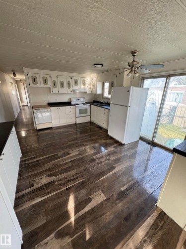 67 4802 54 Avenue, Camrose, AB - Indoor