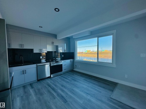41 Elwyck Gate, Spruce Grove, AB - Indoor Photo Showing Kitchen