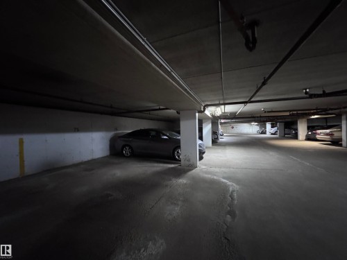 103 10511 19 Avenue, Edmonton, AB - Indoor Photo Showing Garage