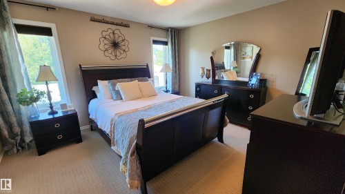 5810 Centennial Drive, Elk Point, AB - Indoor Photo Showing Bedroom