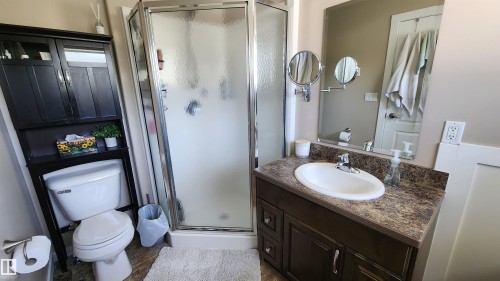 5810 Centennial Drive, Elk Point, AB - Indoor Photo Showing Bathroom
