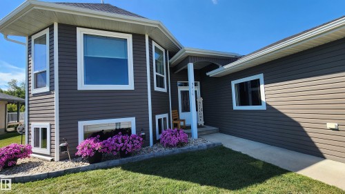 5810 Centennial Drive, Elk Point, AB - Outdoor