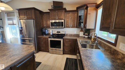 5810 Centennial Drive, Elk Point, AB - Indoor Photo Showing Kitchen With Double Sink