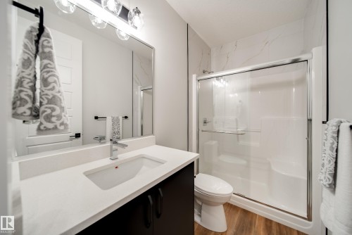 8812 183 Avenue, Edmonton, AB - Indoor Photo Showing Bathroom