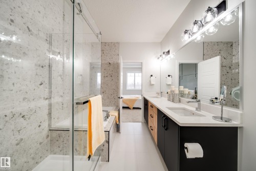 8812 183 Avenue, Edmonton, AB - Indoor Photo Showing Bathroom