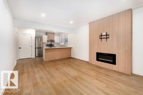 8522/8524 84 Avenue, Edmonton, AB - Indoor With Fireplace