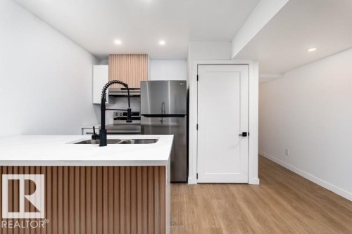 8522/8524 84 Avenue, Edmonton, AB - Indoor