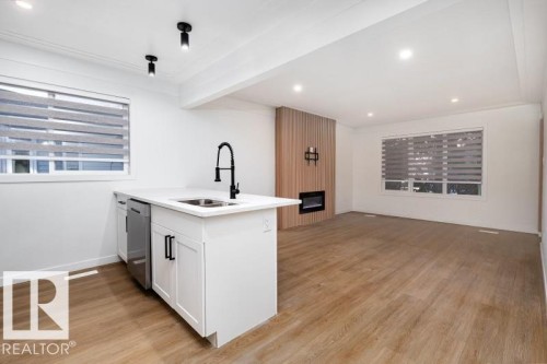 8522/8524 84 Avenue, Edmonton, AB - Indoor Photo Showing Other Room