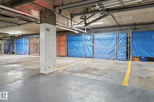414 507 Albany Way, Edmonton, AB - Indoor Photo Showing Garage