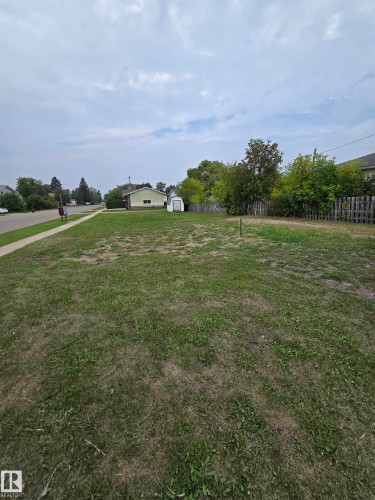 822 16 Avenue, Cold Lake, AB 