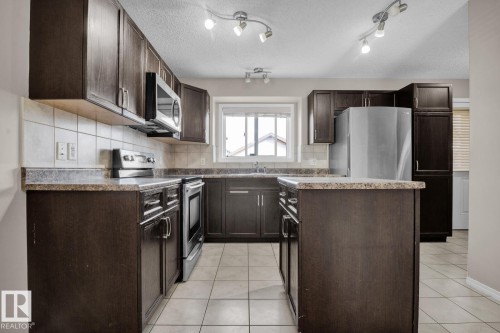 17951 85 Street, Edmonton, AB - Indoor Photo Showing Kitchen With Upgraded Kitchen