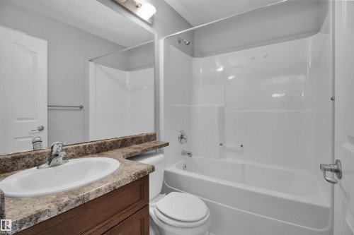 17951 85 Street, Edmonton, AB - Indoor Photo Showing Bathroom