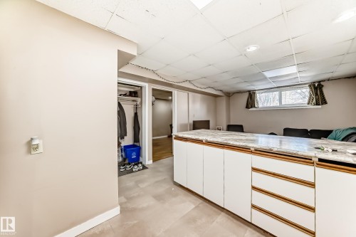 7807 108 Street, Edmonton, AB - Indoor