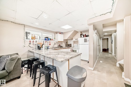 7807 108 Street, Edmonton, AB - Indoor