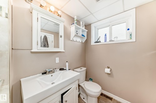 7807 108 Street, Edmonton, AB - Indoor Photo Showing Bathroom